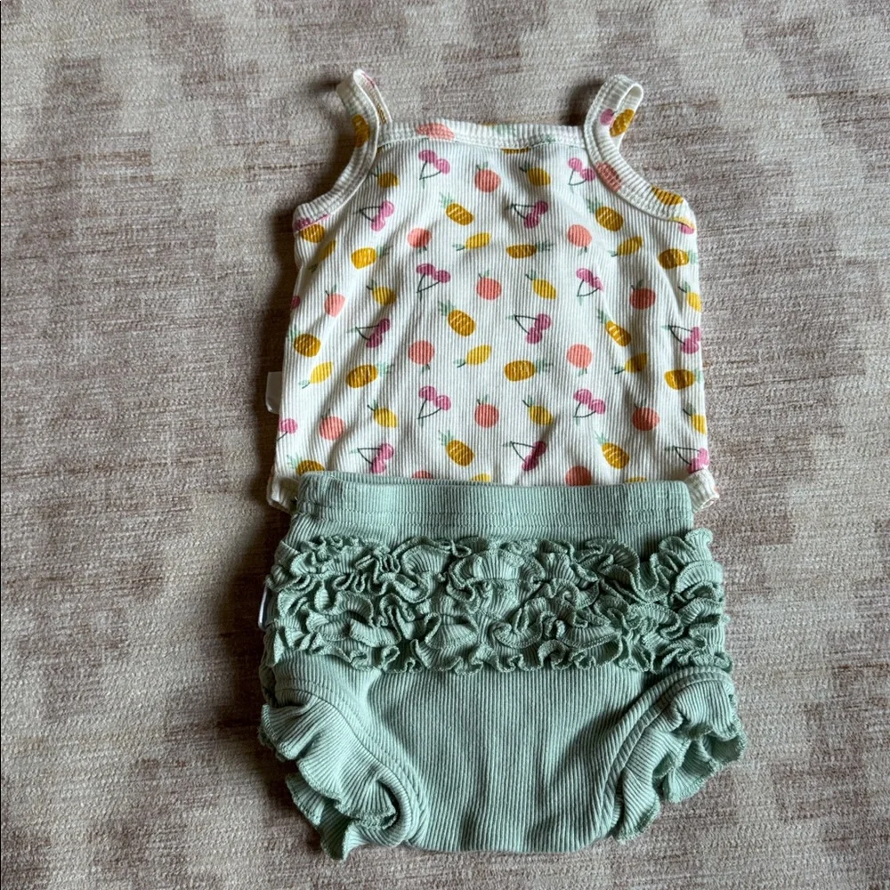 Tahari Fruit Print 2 Piece Set with Ruffled Bloomers size 0-3M